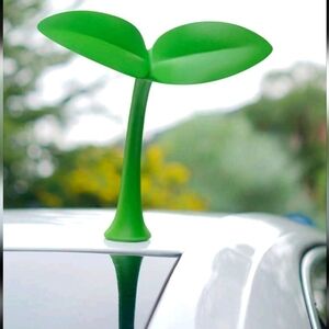 🍃 Green Leaf Car Topper